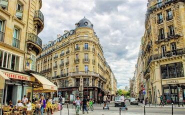 Guide around France for first-time travelers